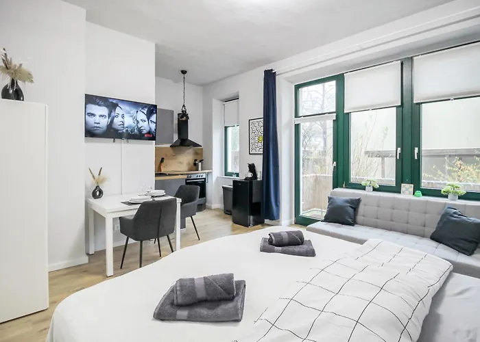 Ferienwohnung Lorenz Mit Kostenlosem Parkplatz Netflix Boxspringbett Kueche